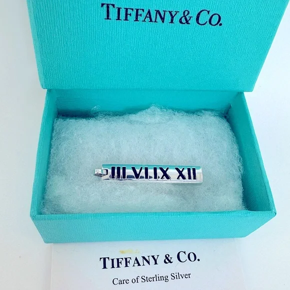 🌟 Tiffany & Co Atlas Pendant Roman Numeral Bar Pendant ‘03 925 Rare Tiffany & Co - Picture 10 of 10